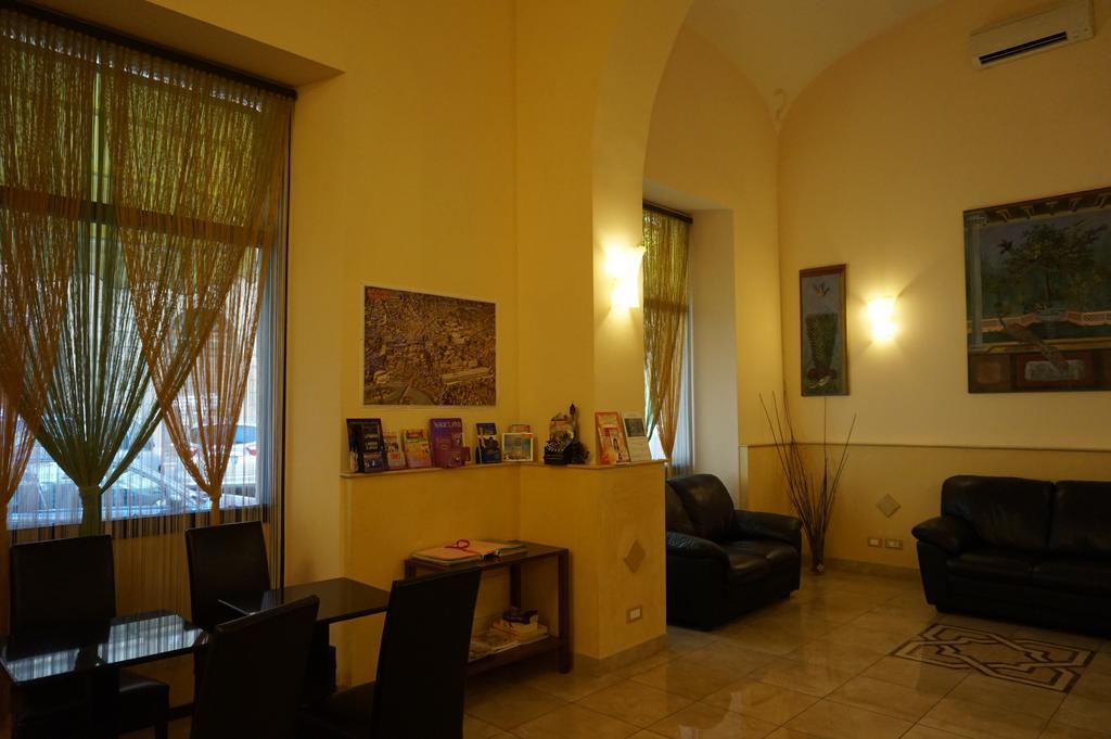 Hotel Maryelen Rome Bagian luar foto
