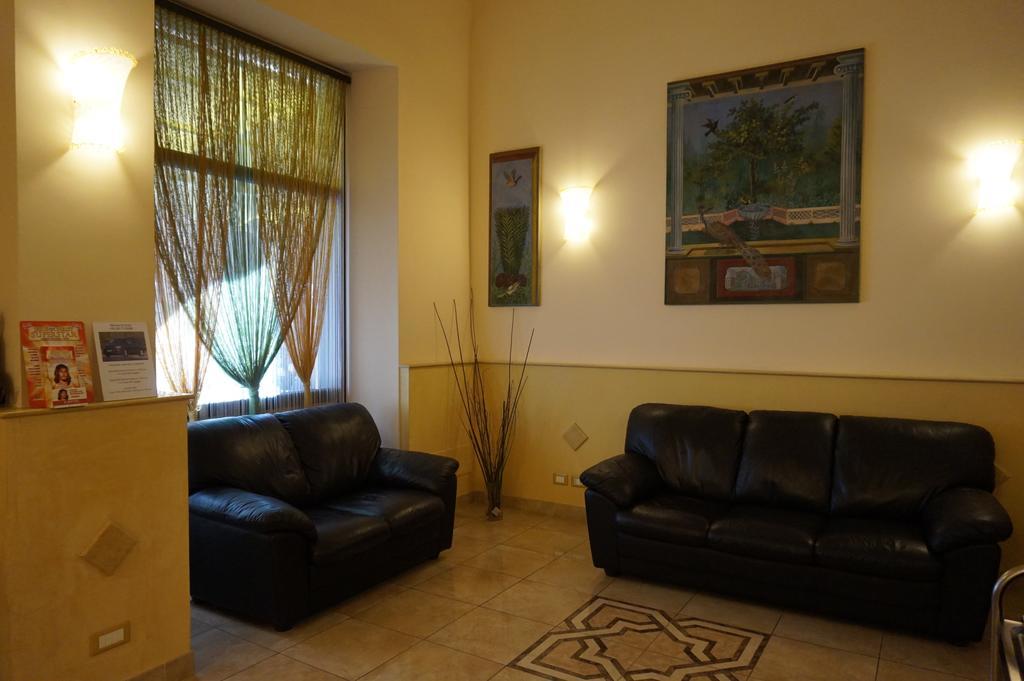 Hotel Maryelen Rome Bagian luar foto