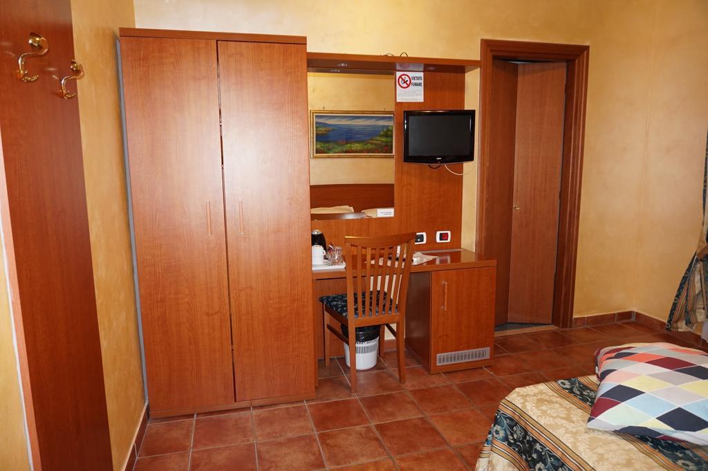 Hotel Maryelen Rome Ruang foto