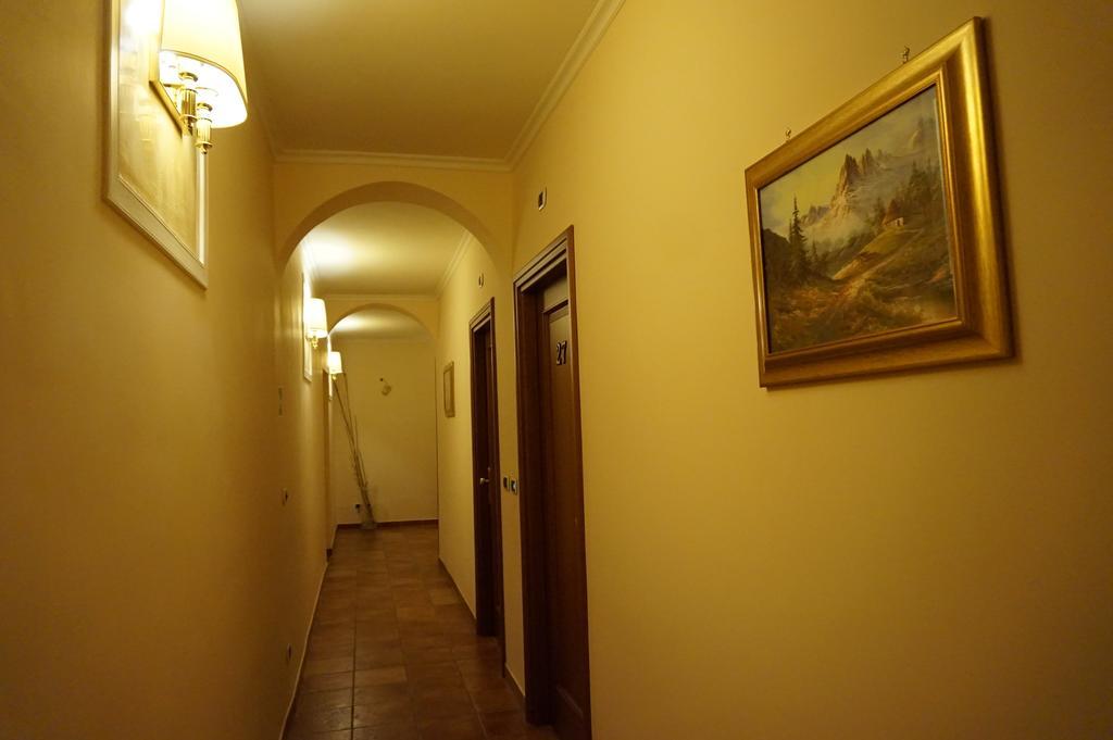 Hotel Maryelen Rome Bagian luar foto
