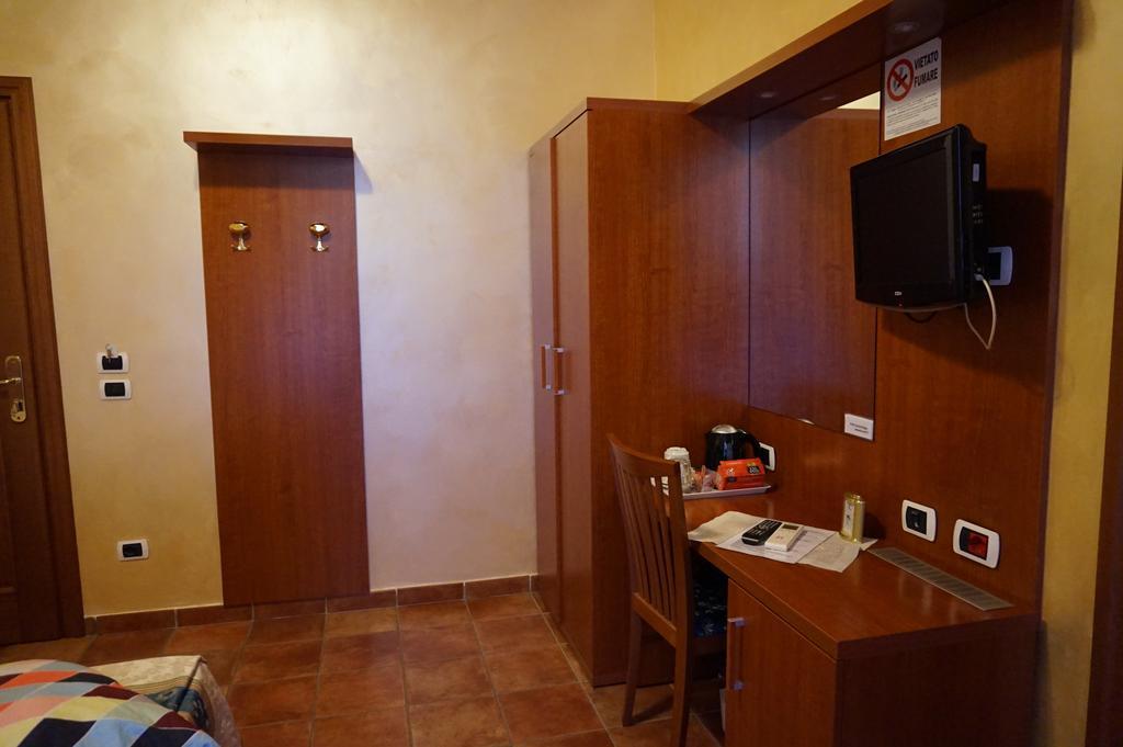 Hotel Maryelen Rome Ruang foto